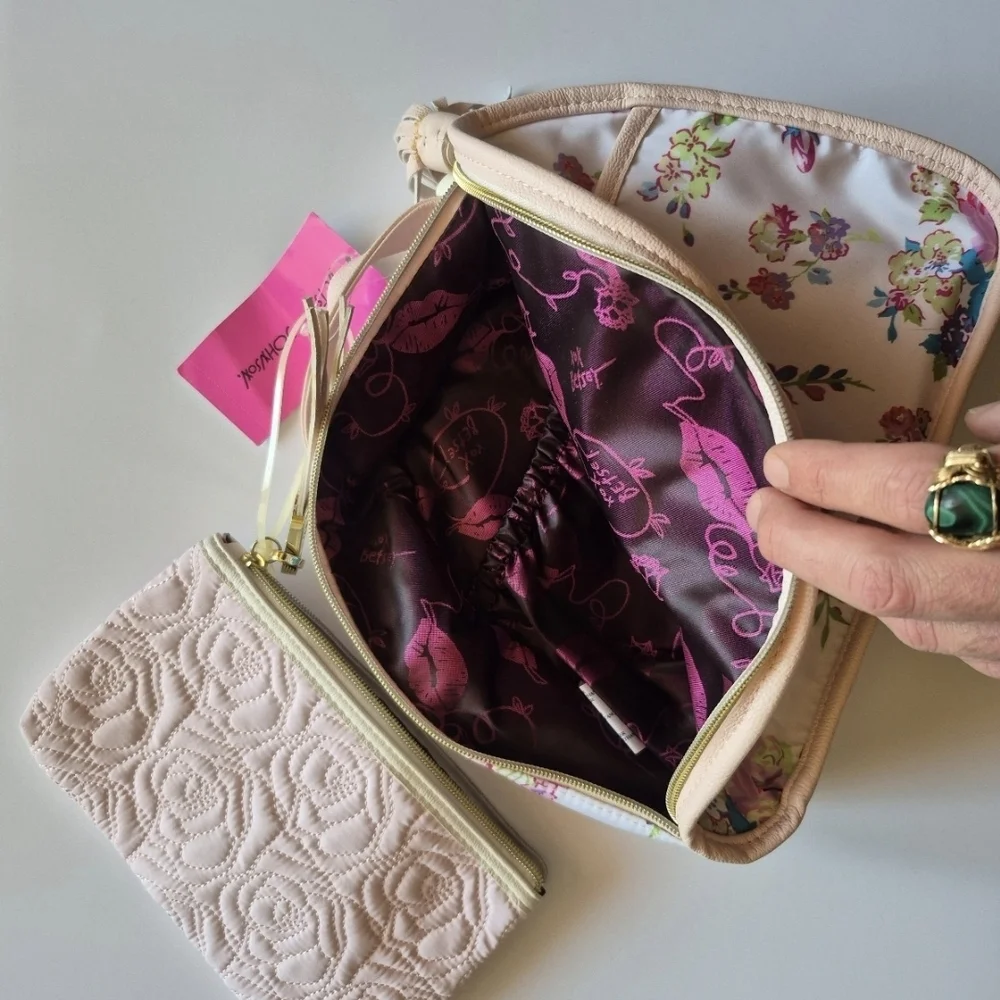 Floral Cosmetic Bag with Heart Charm - Picture 6 of 6